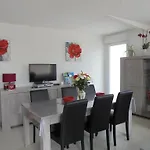 Les Cygnes Holiday home
